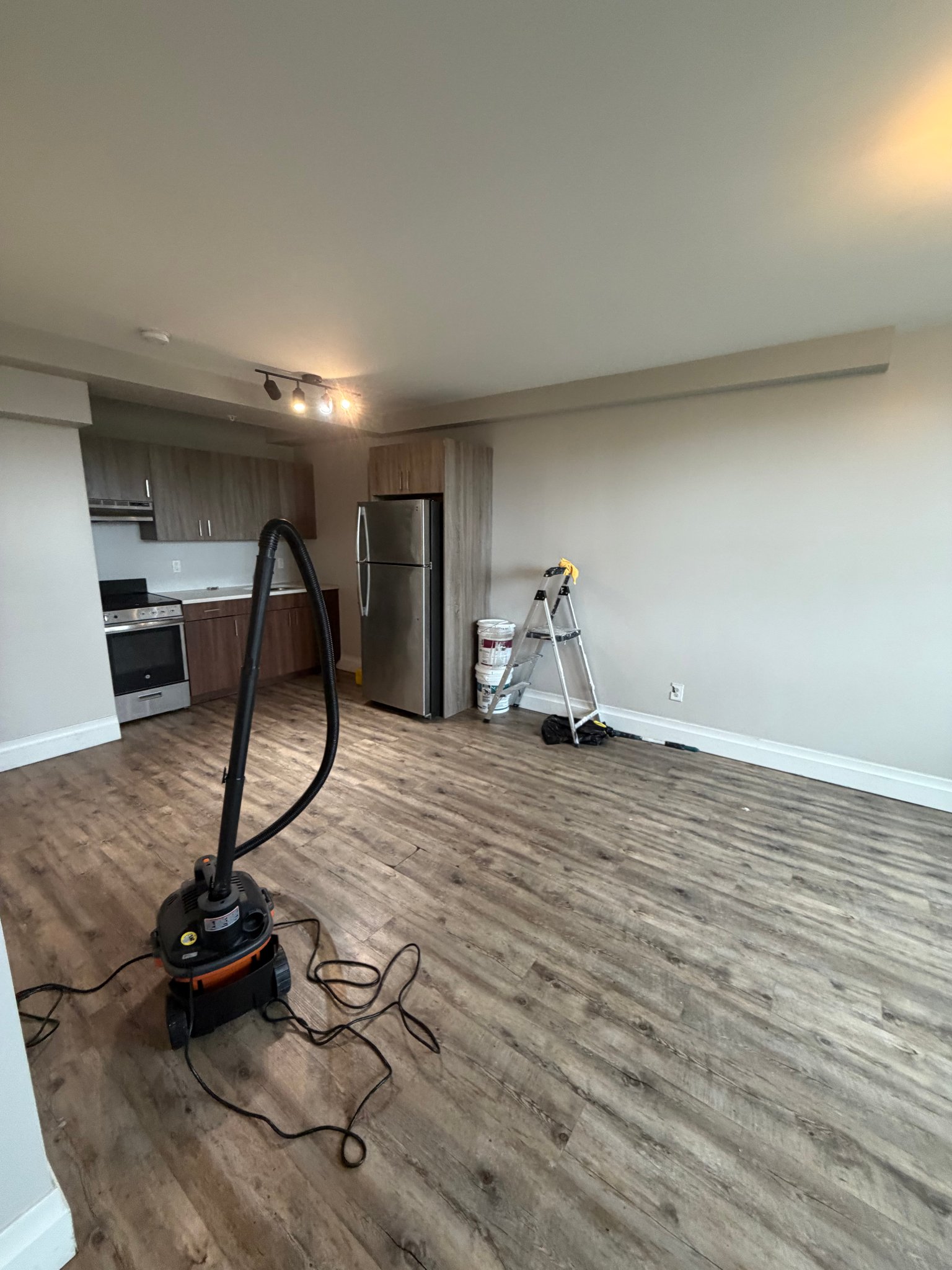 East Orange Apartment: 106 N Grove St