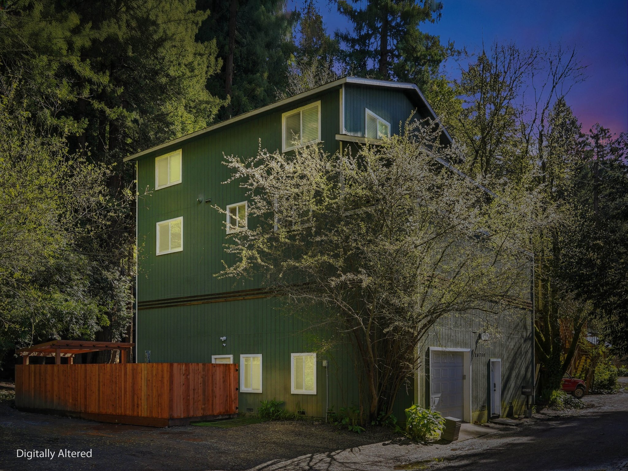 Guerneville House: 16799 center way