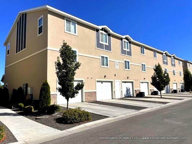 Meridian Townhome: 3710 Centrepoint Way