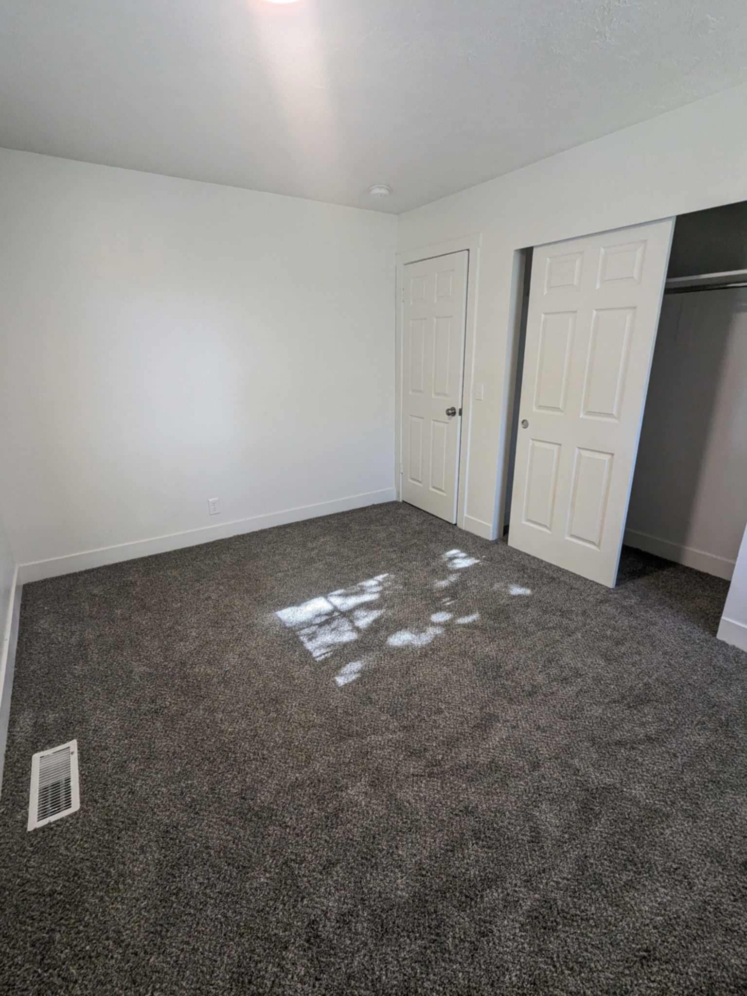 North Logan Single Room: 1760 N 400 E