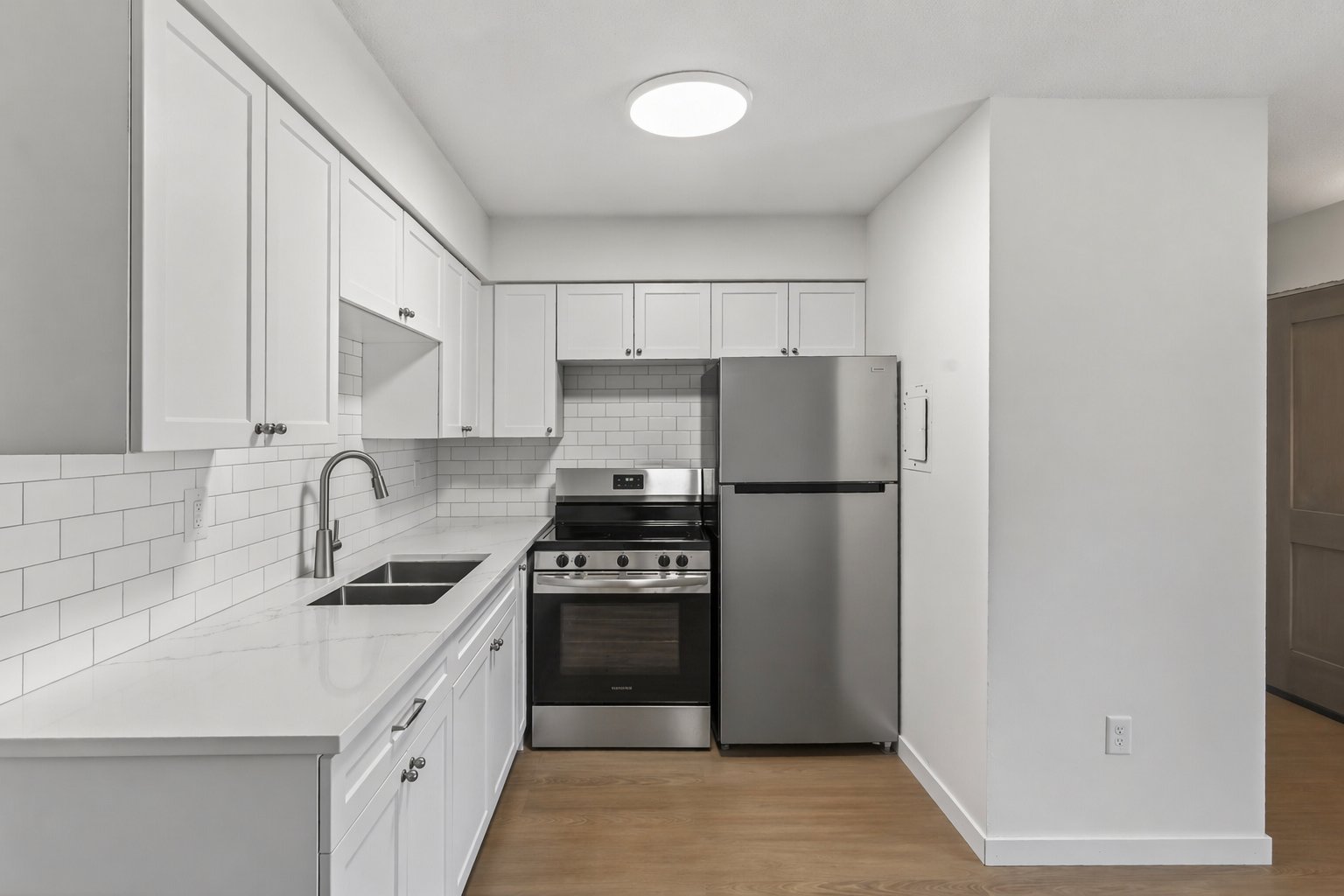 long lake Apartment: 1975 central ave