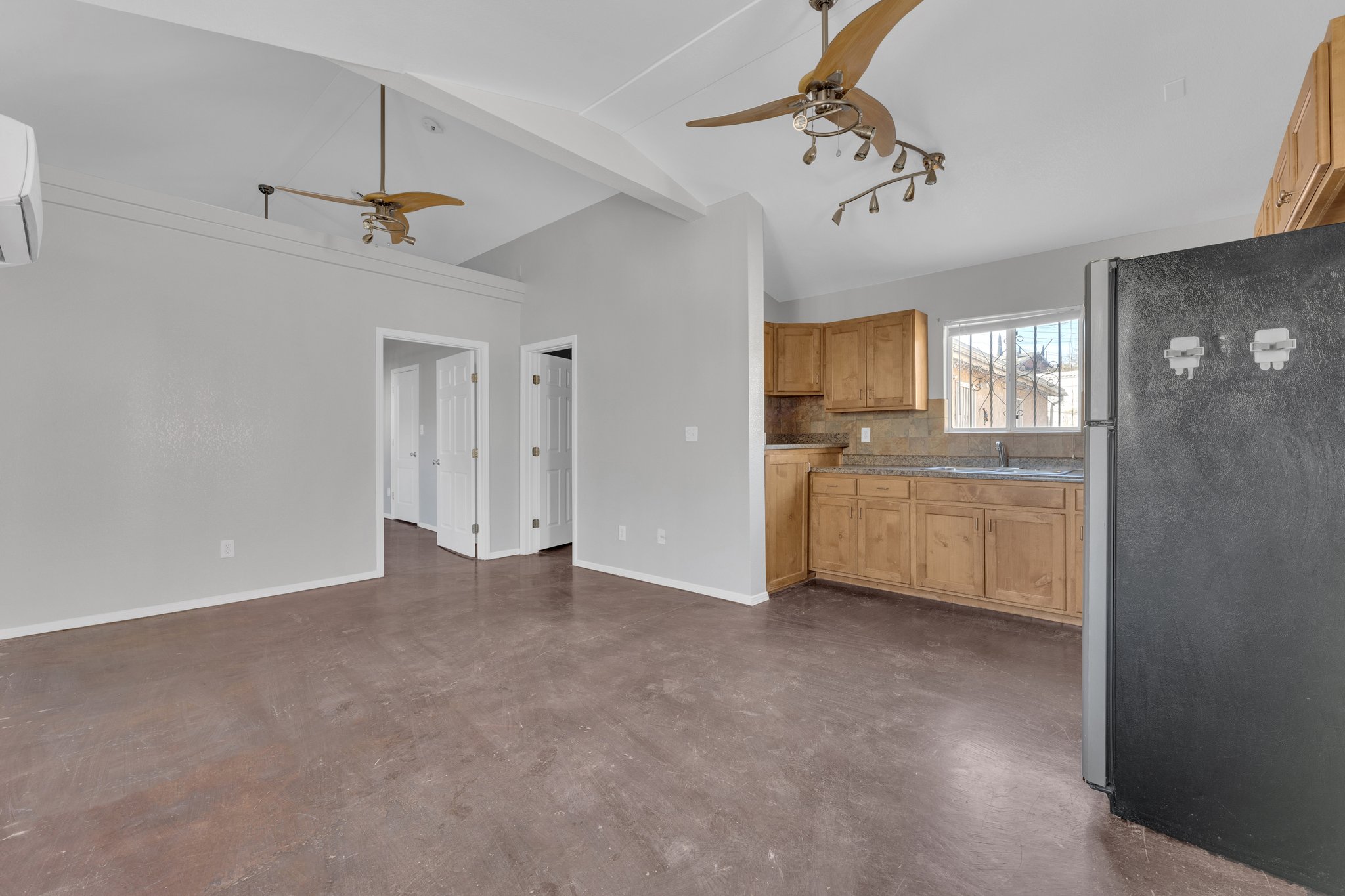 El Paso Apartment: 1127 N El Paso Street