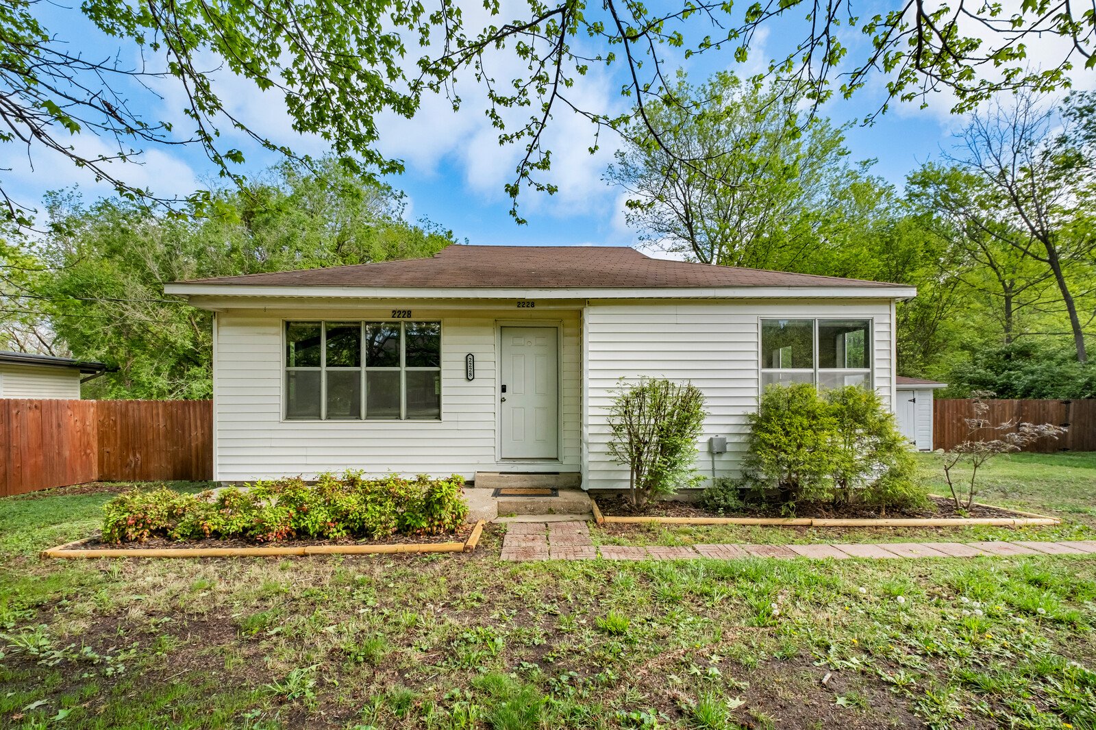 Fayetteville House: 2228 W Wedington Dr