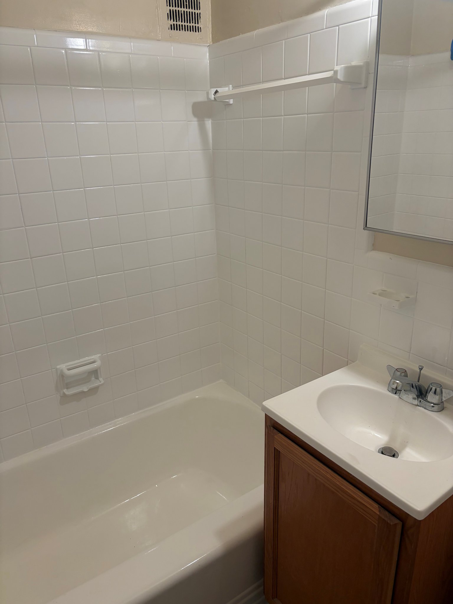Washington Apartment: 3435 Holmead Pl NW #516