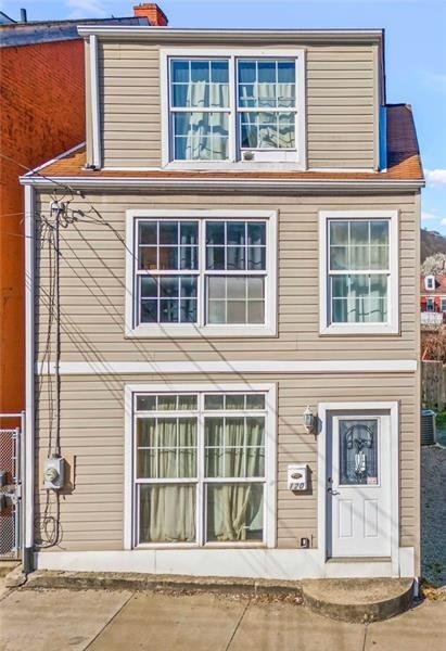 Pittsburgh House: 120 South 12th Street