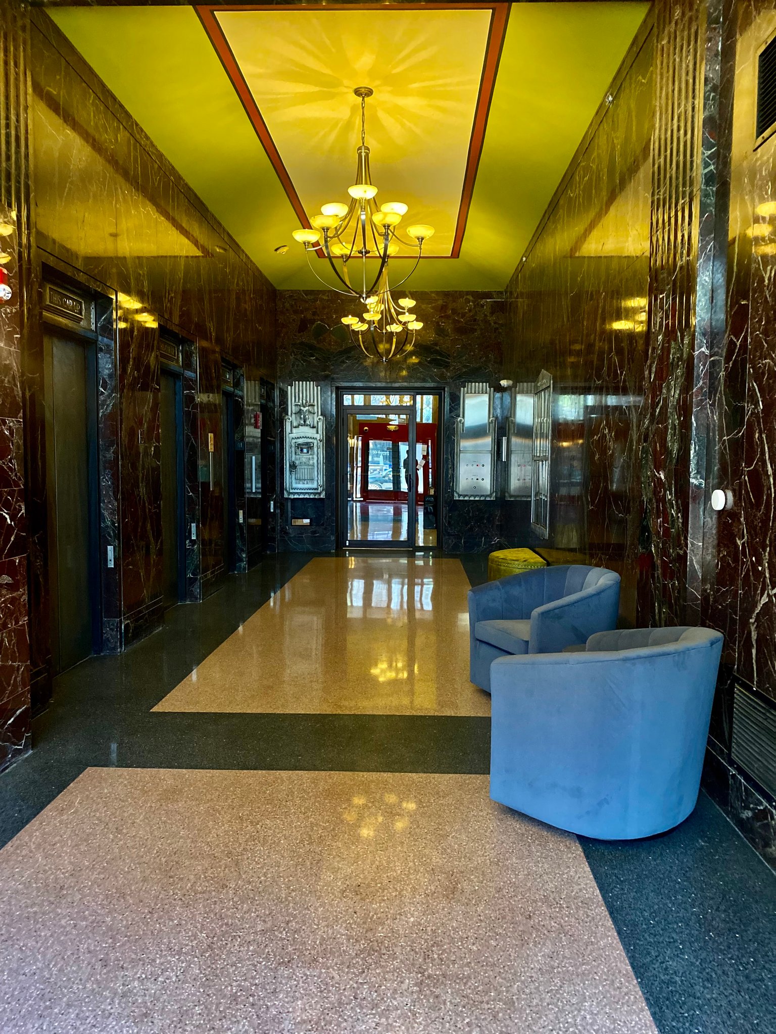 Milwaukee Condo: 606 W Wisconsin Ave