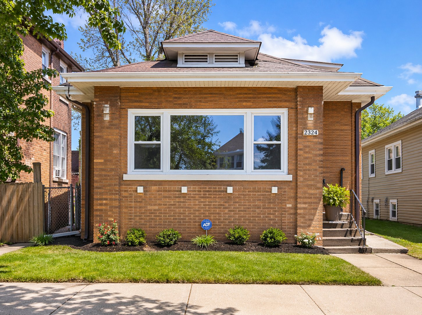 Chicago House: 9325 S Loomis St