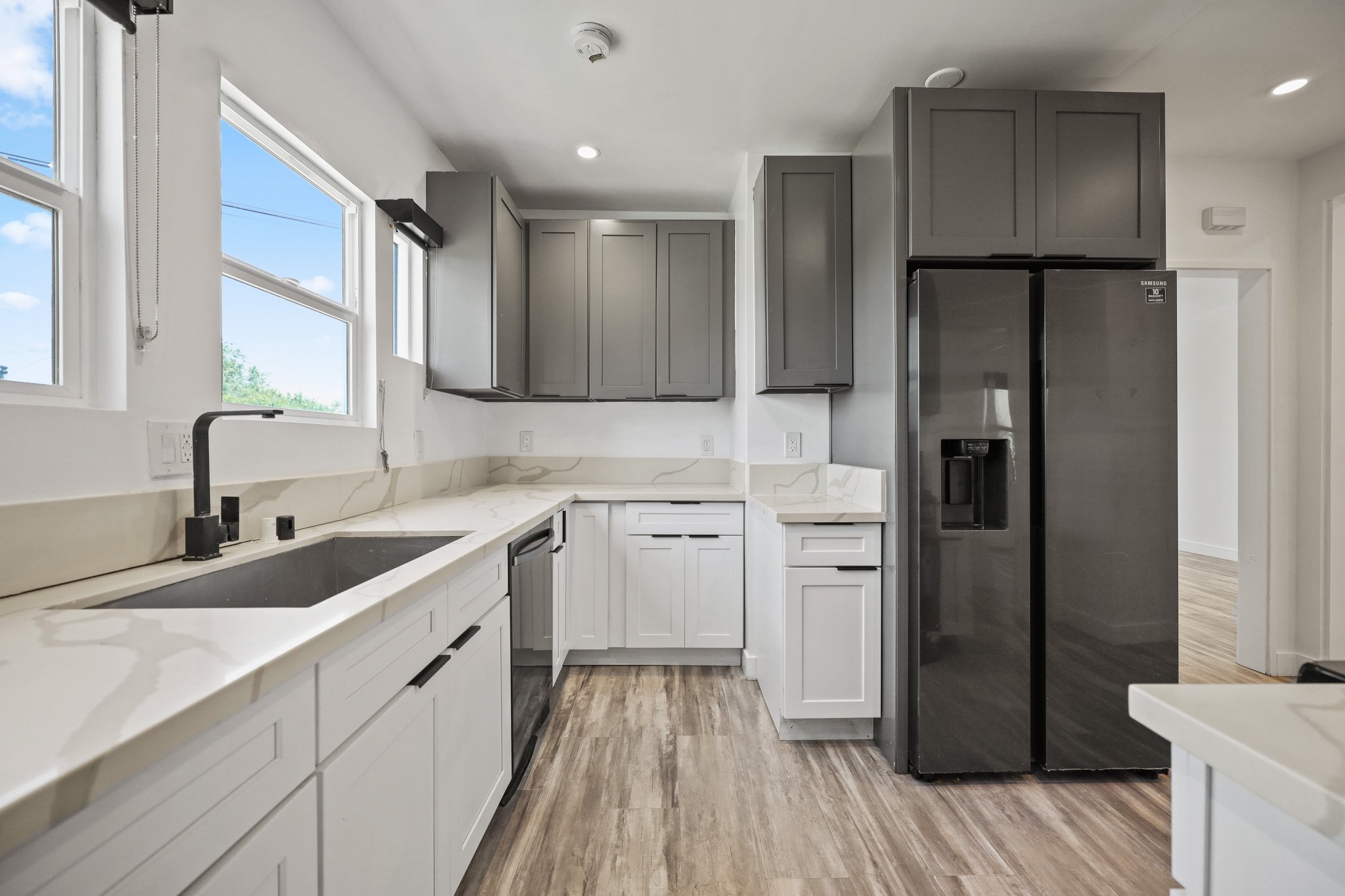 Los Angeles Apartment: 1023 Tremont Street