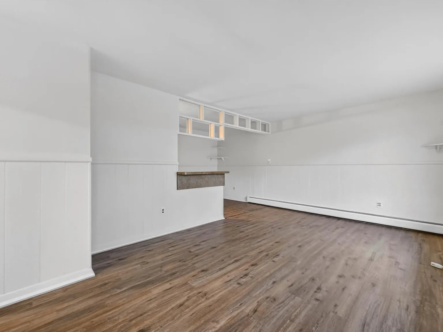South Lyon Apartment: 151 East McHattie St