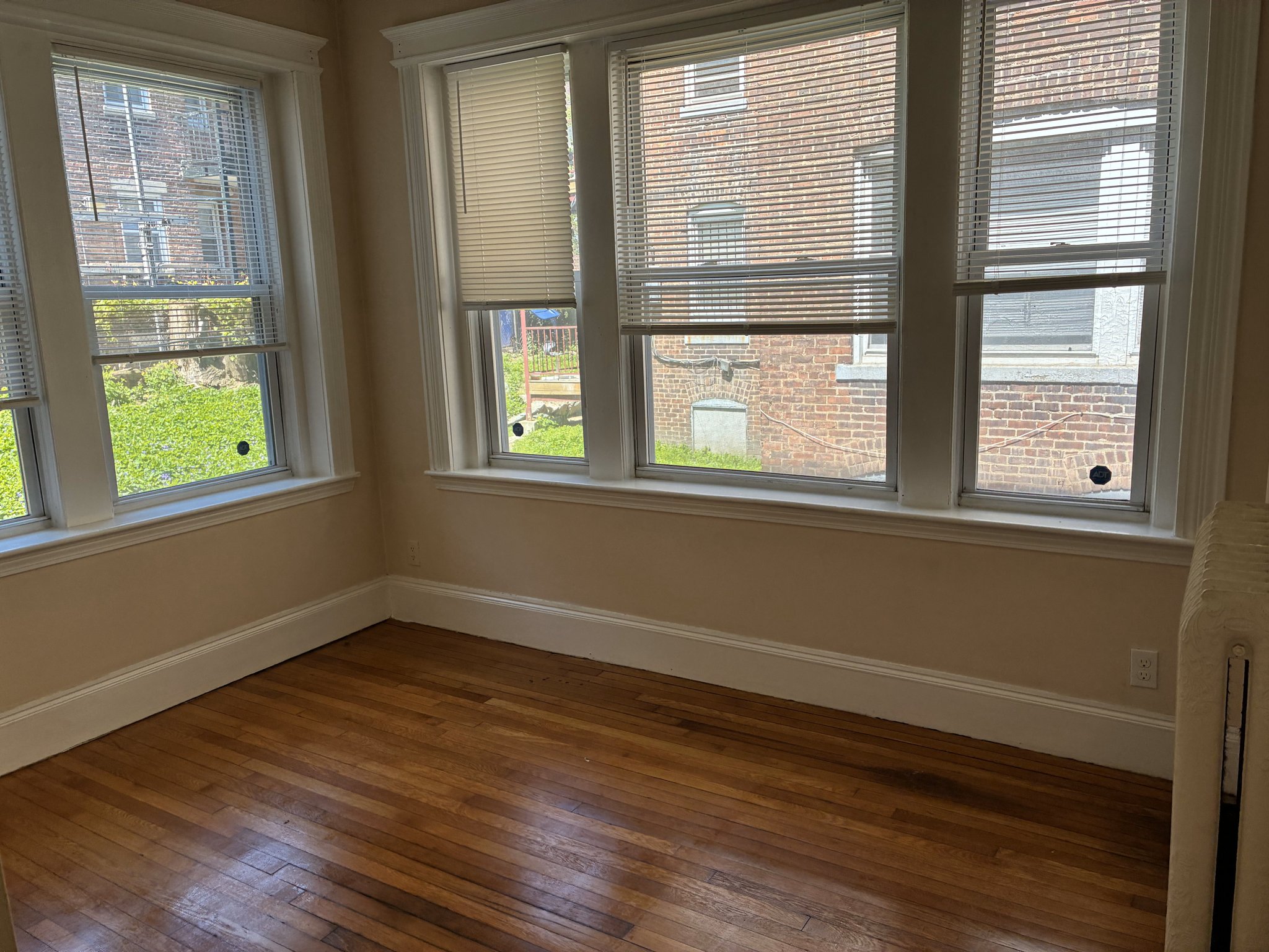 Allston Apartment: 32 Park Vale Avenue