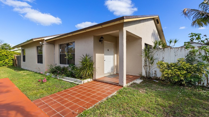 Homestead House: 16110 SW 300 ST