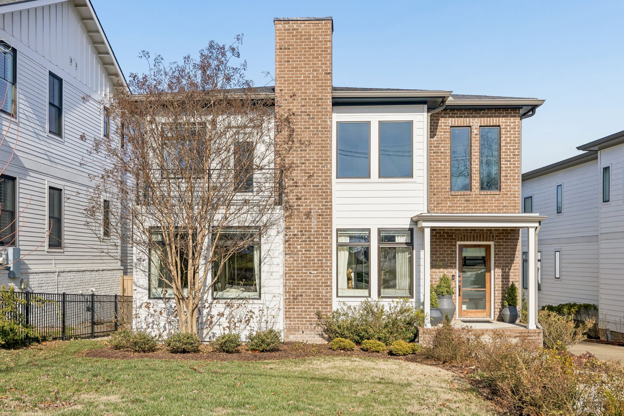 Nashville House: 914C Acklen Ave