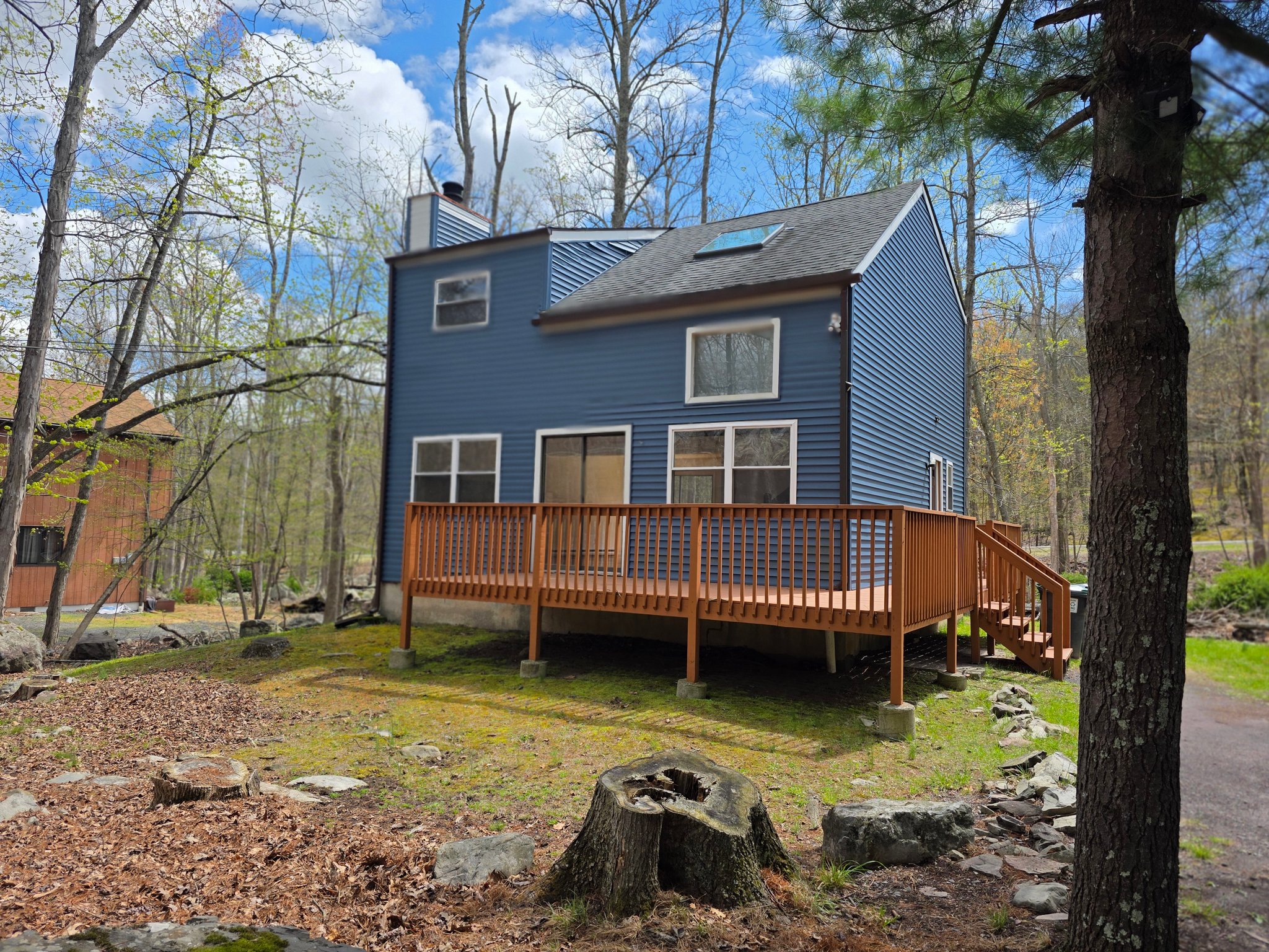 East Stroudsburg House: 362 Somerset Drive