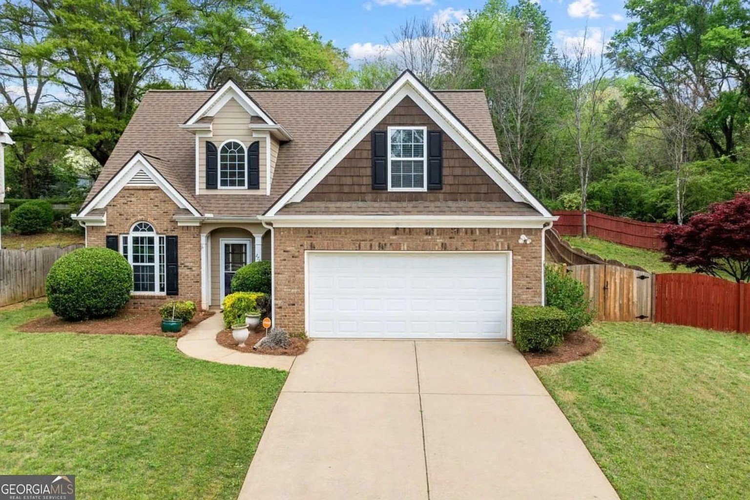 Atlanta House: 272 William Nye Dr SE