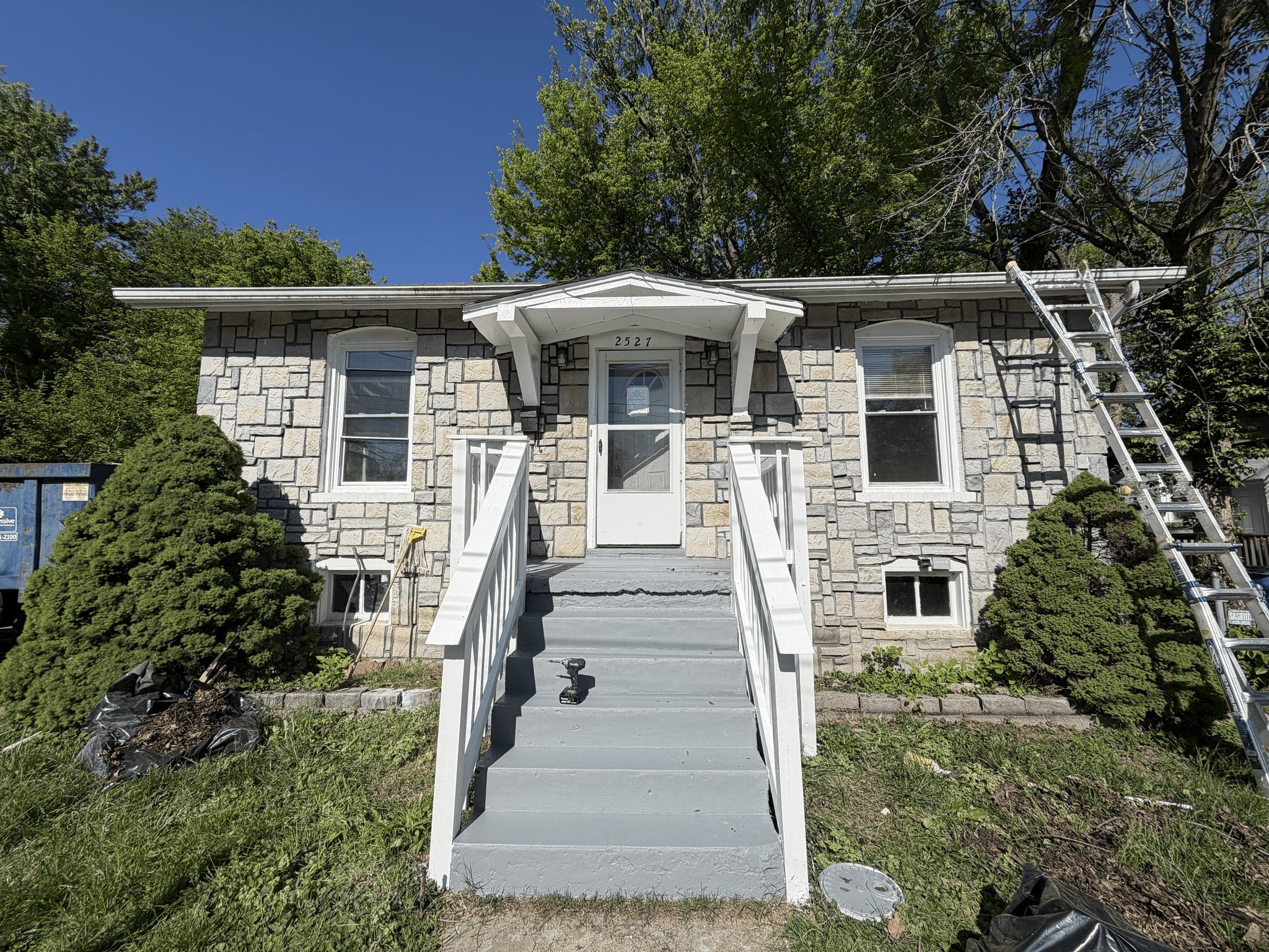 St. Louis House: 2527 leslie avenue