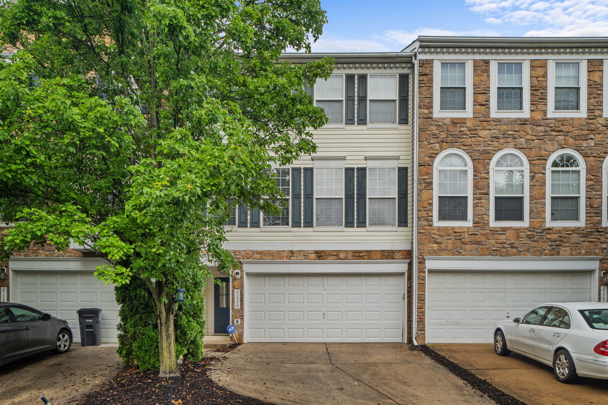 ashburn Townhome: 21779 Goose cross ter