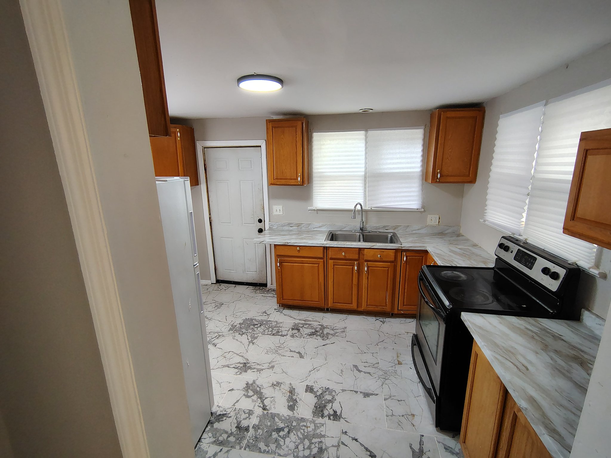 Millville House: 431 n 2nd st