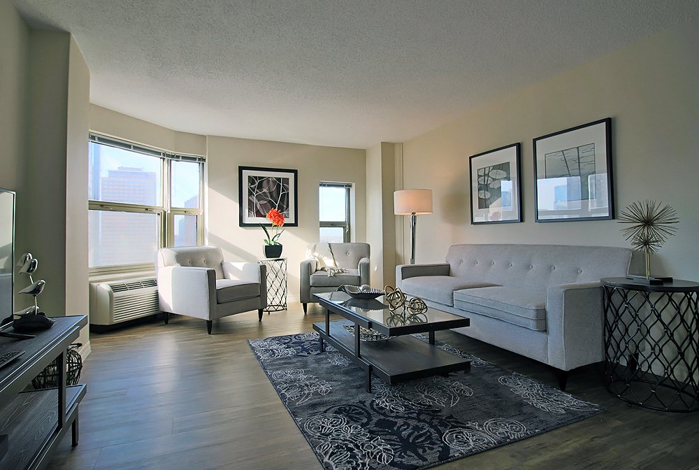 Chicago Condo: 32 E Pearson St