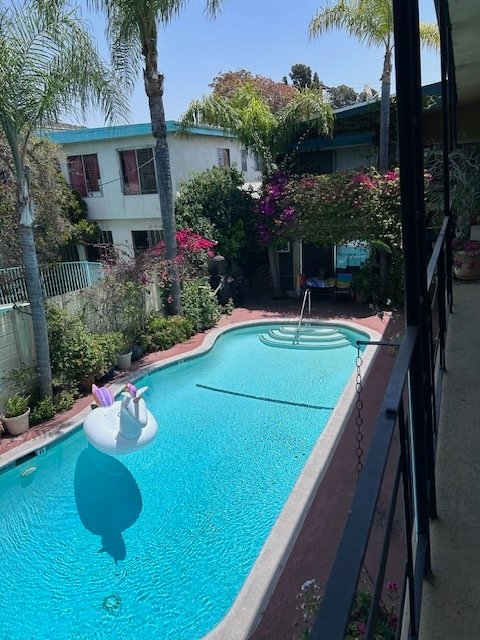 LOS ANGELES Apartment: 1550 N HAYWORTH AVE