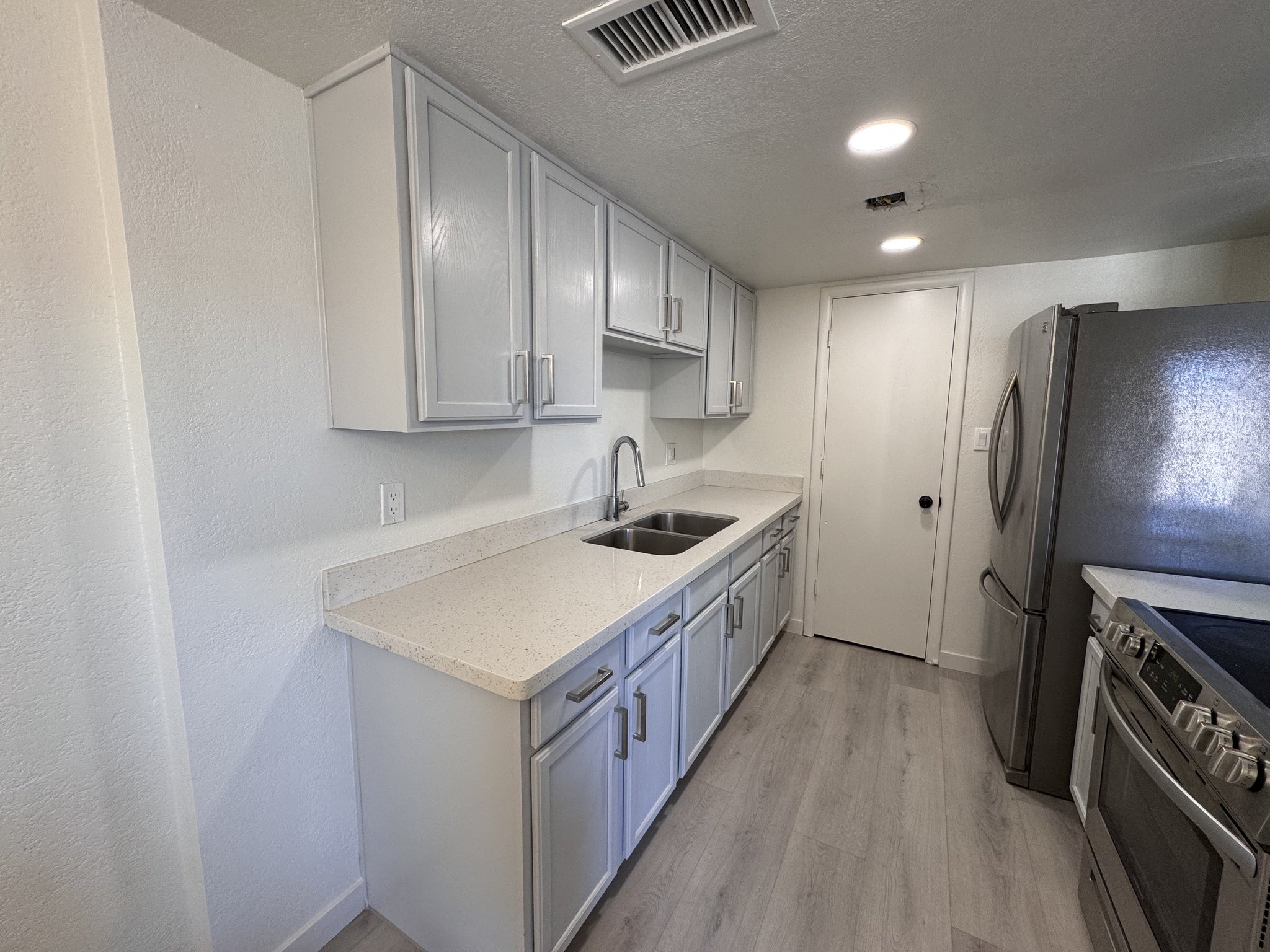 phoenix Condo: 4443 E wood St