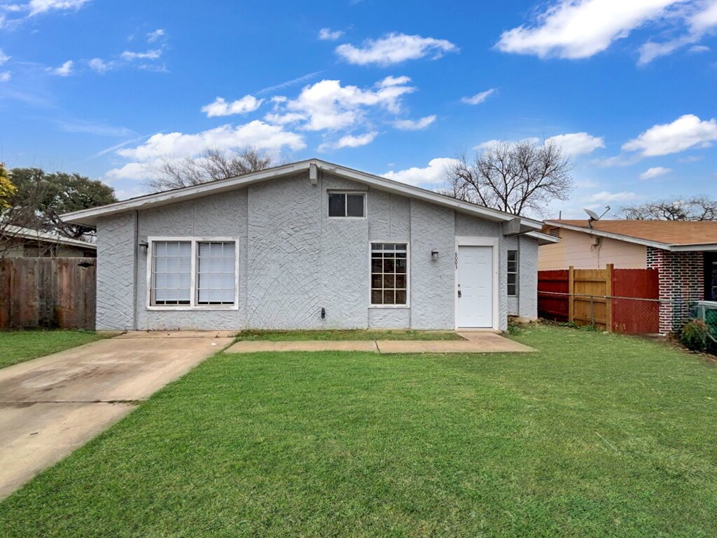 San Antonio House: 6003 Highfield St