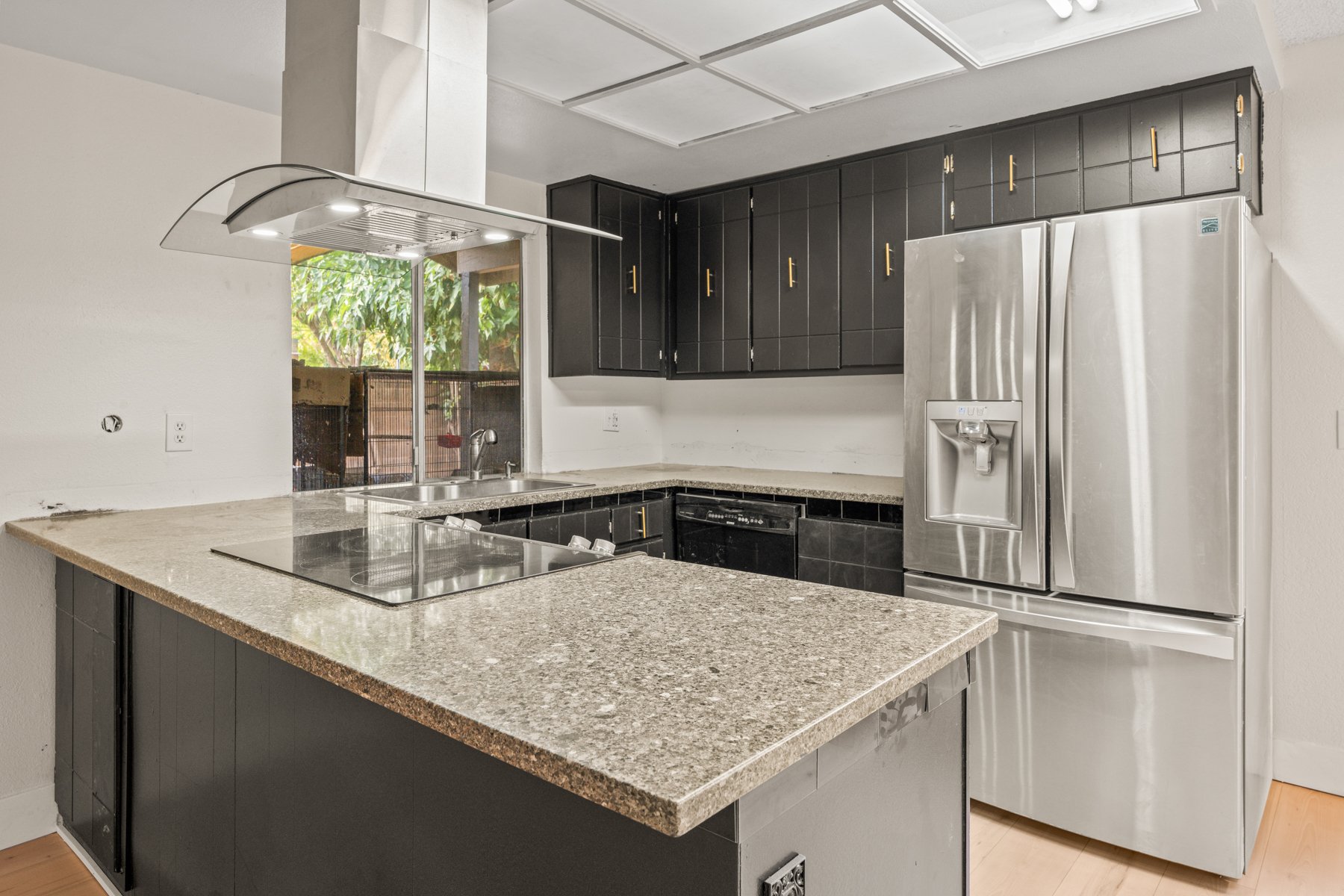 Sacramento House: 8917 Fredric Ave