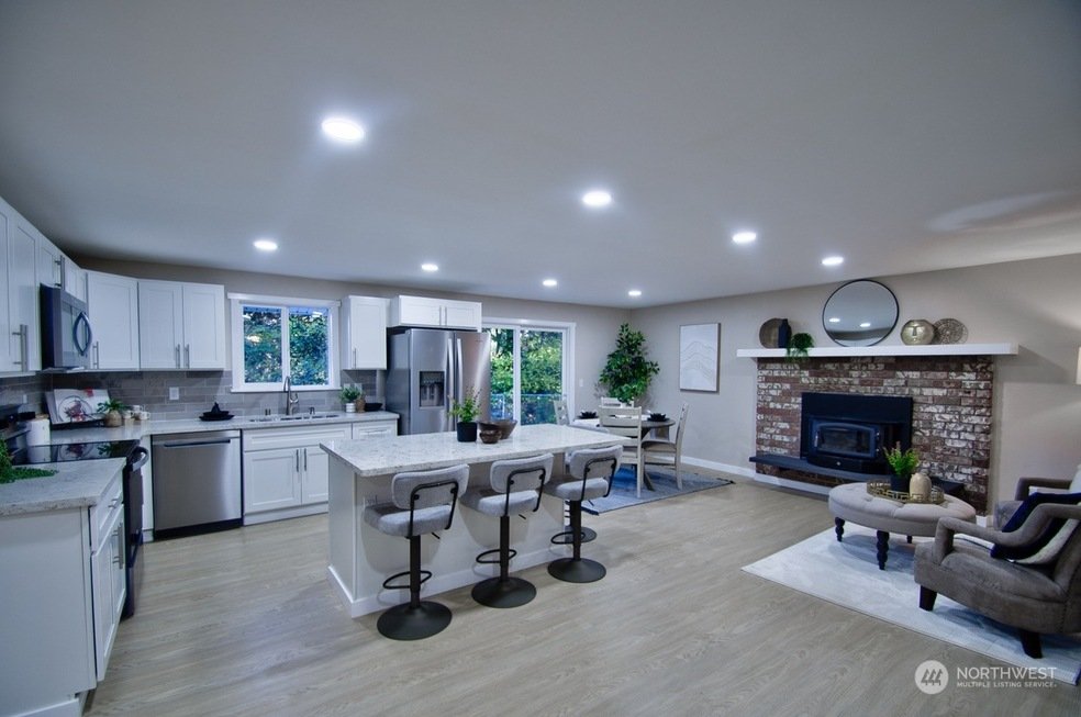 Olympia House: 6720 Alder Glen Dr SE