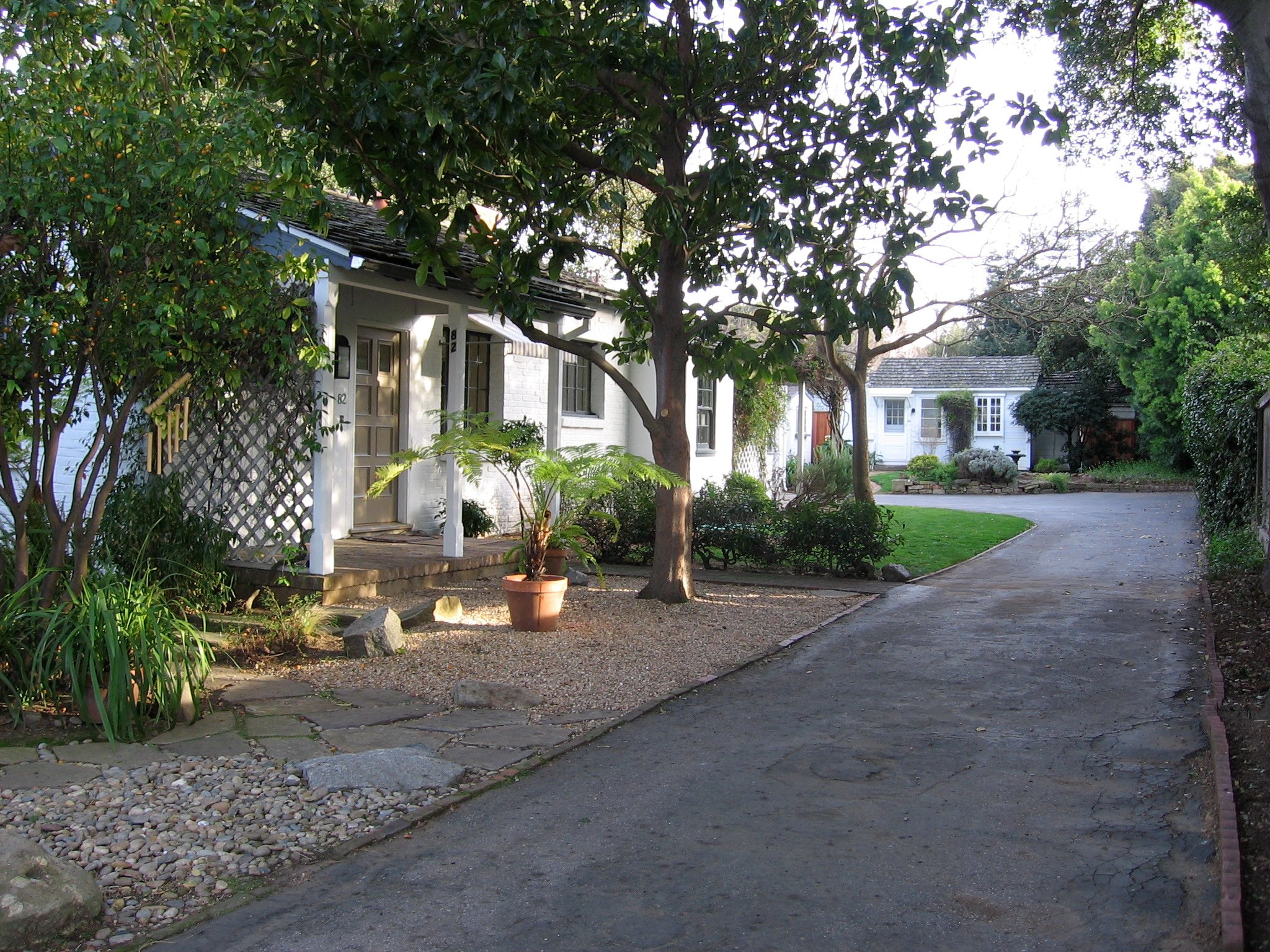 Los Altos House: 82 Hillview Ave