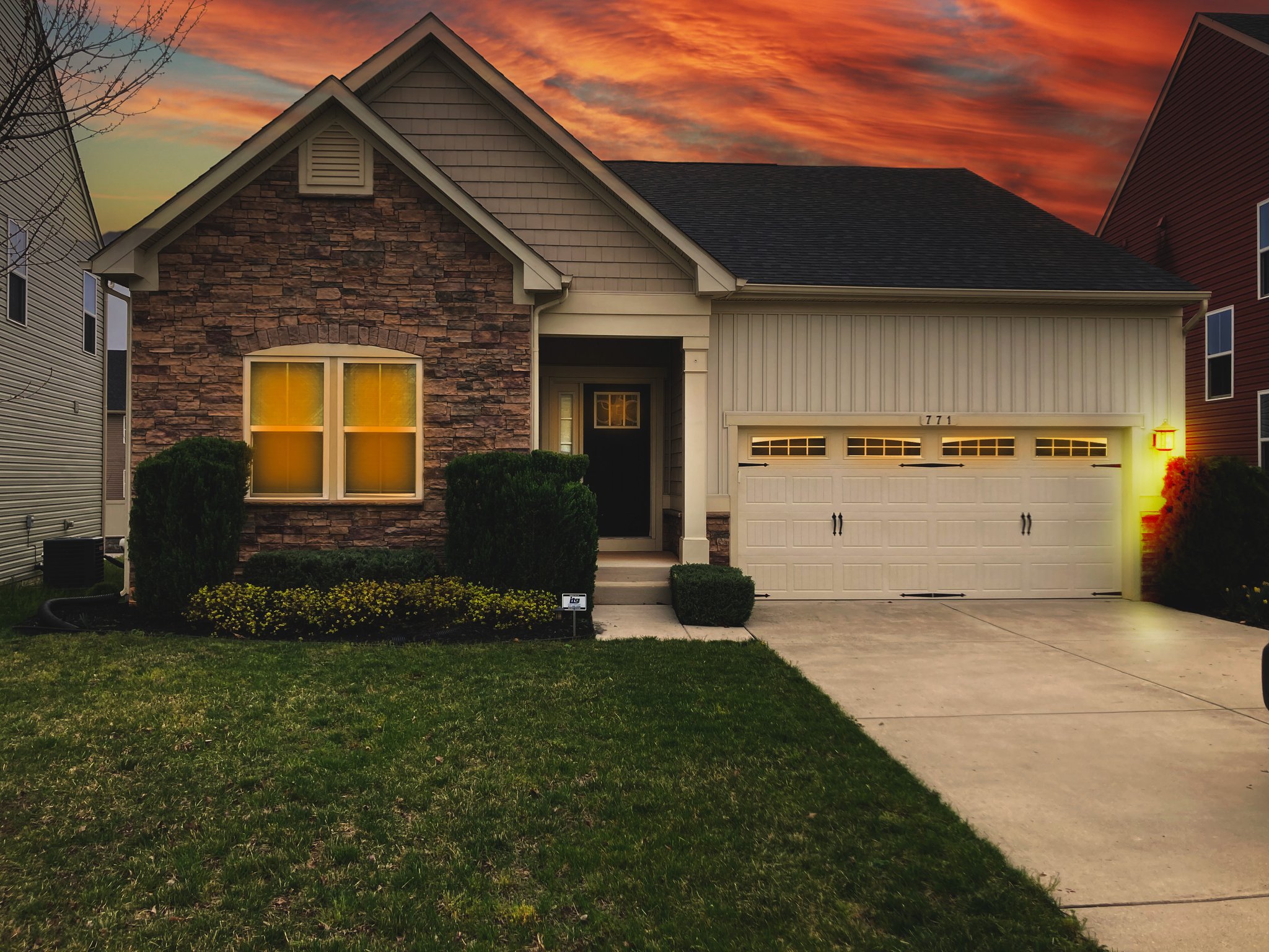 Glen Burnie House: 771 Ravenwood Dr