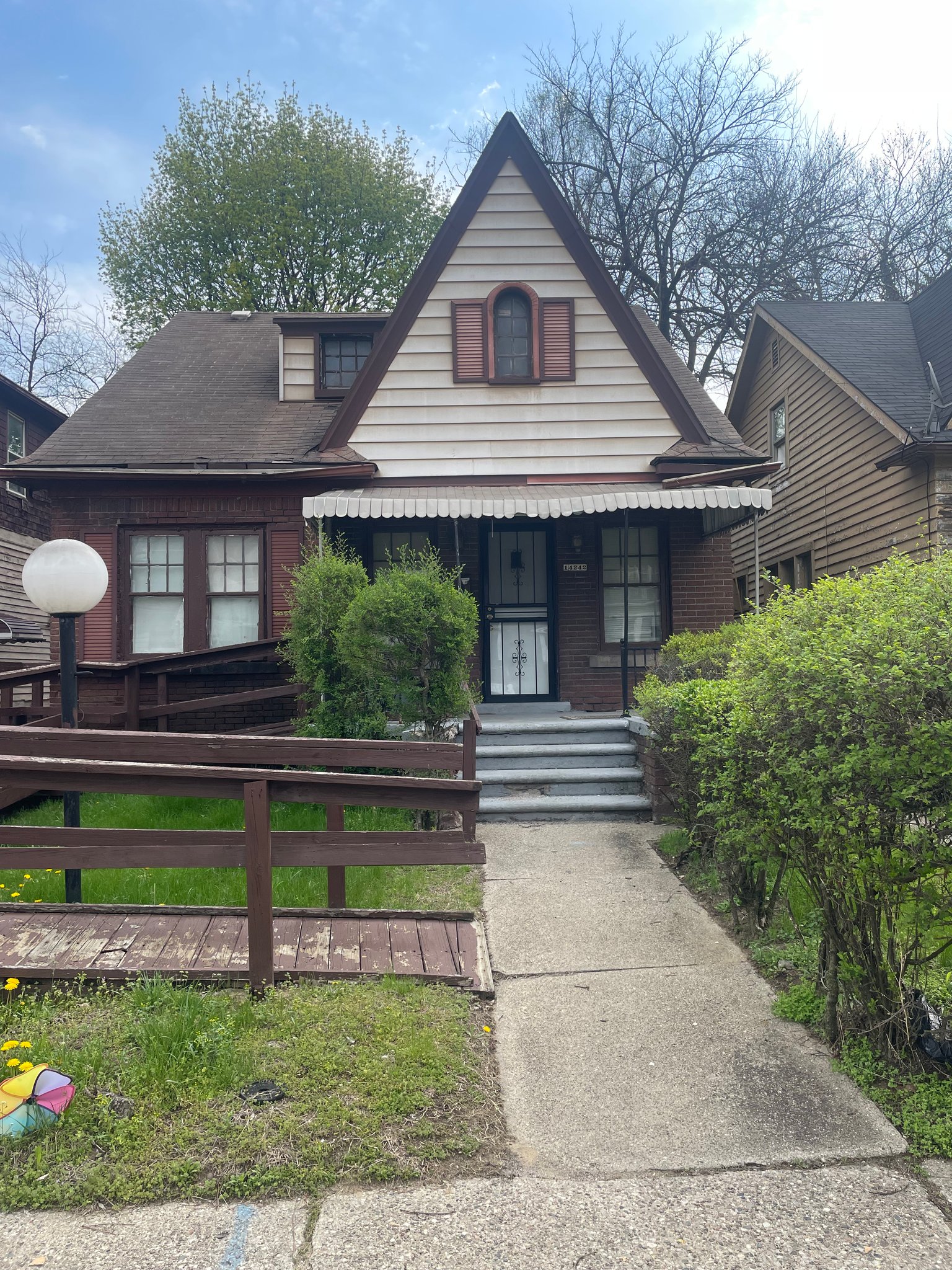 Detroit House: 14242 Ohio St