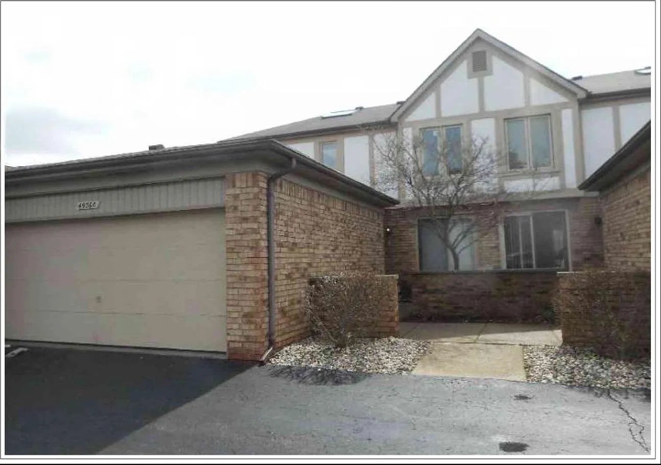 Utica Condo: 49760 Potomac Ct