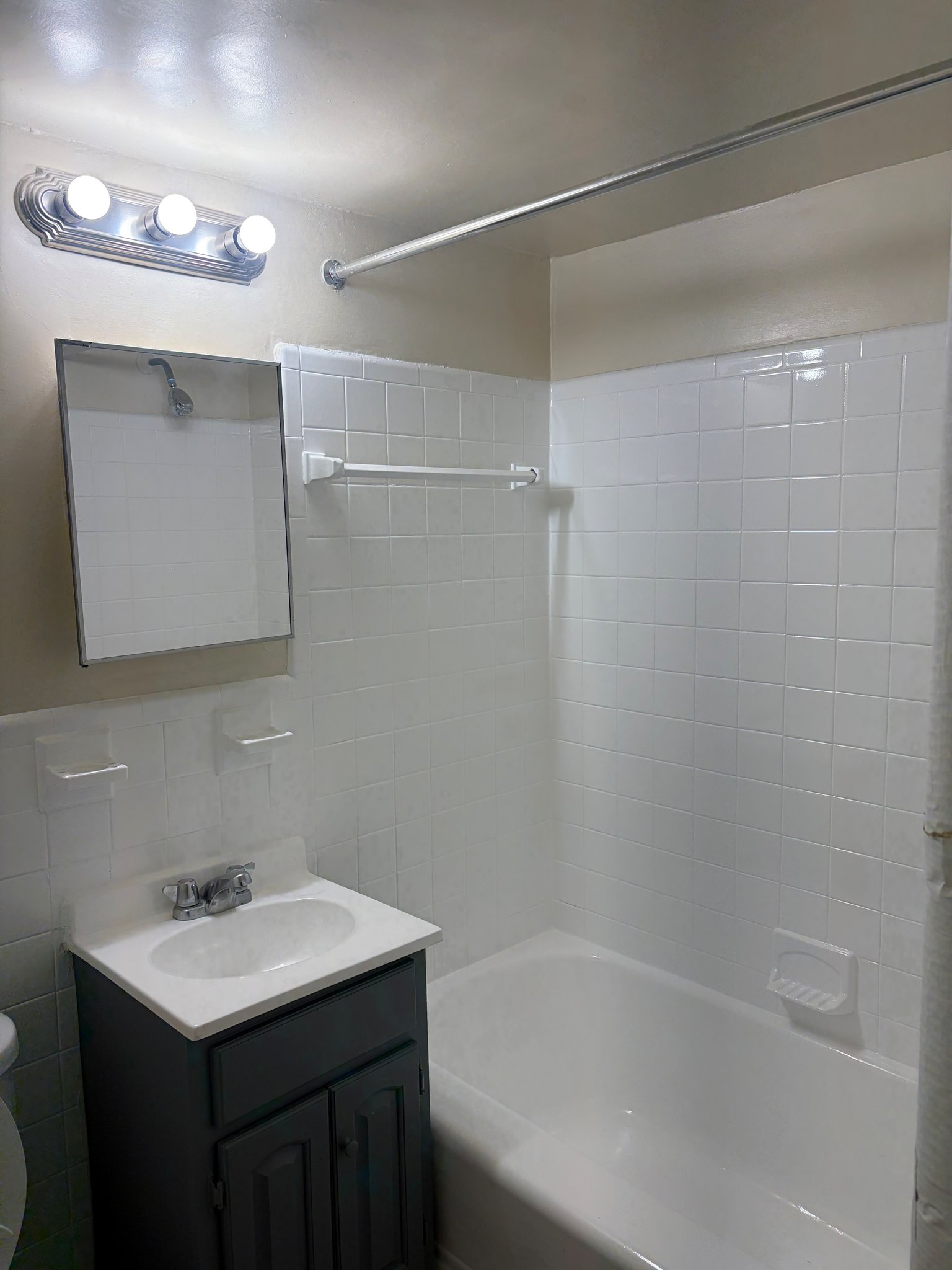 Washington Apartment: 3435 Holmead pl nw