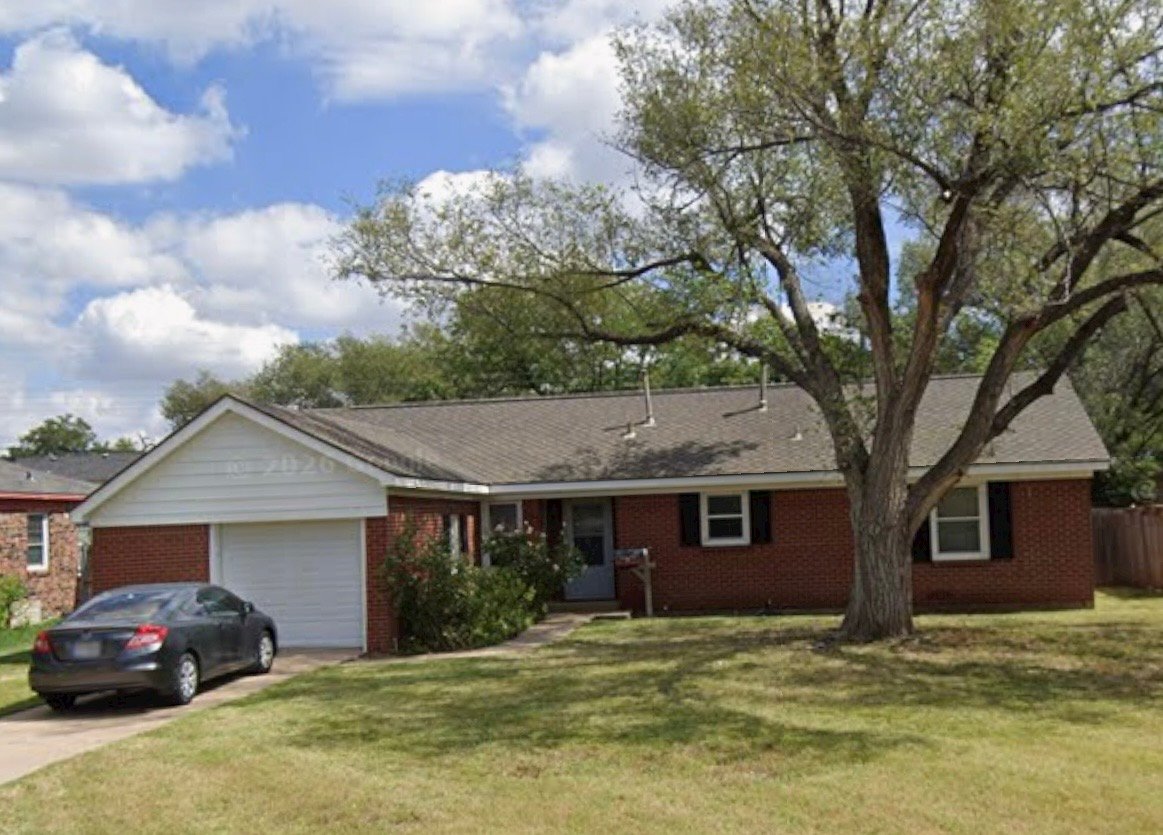 Amarillo House: 2103 S Parker