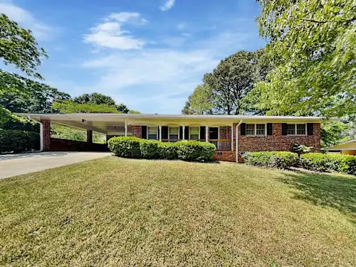 Stone Mountain House: 5437 Janice Ln