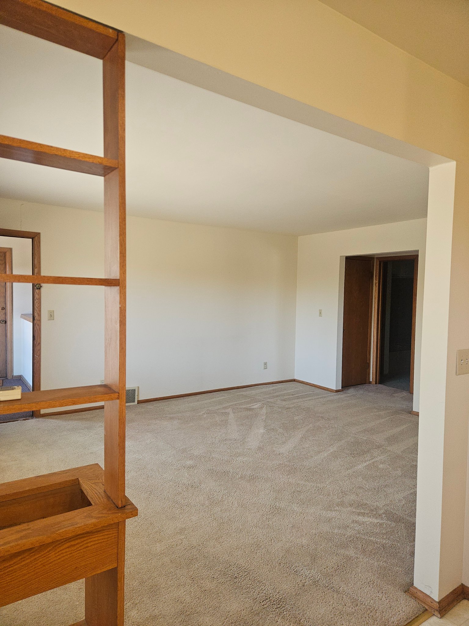 Wauwatosa Apartment: 12126 W Bluemound Rd