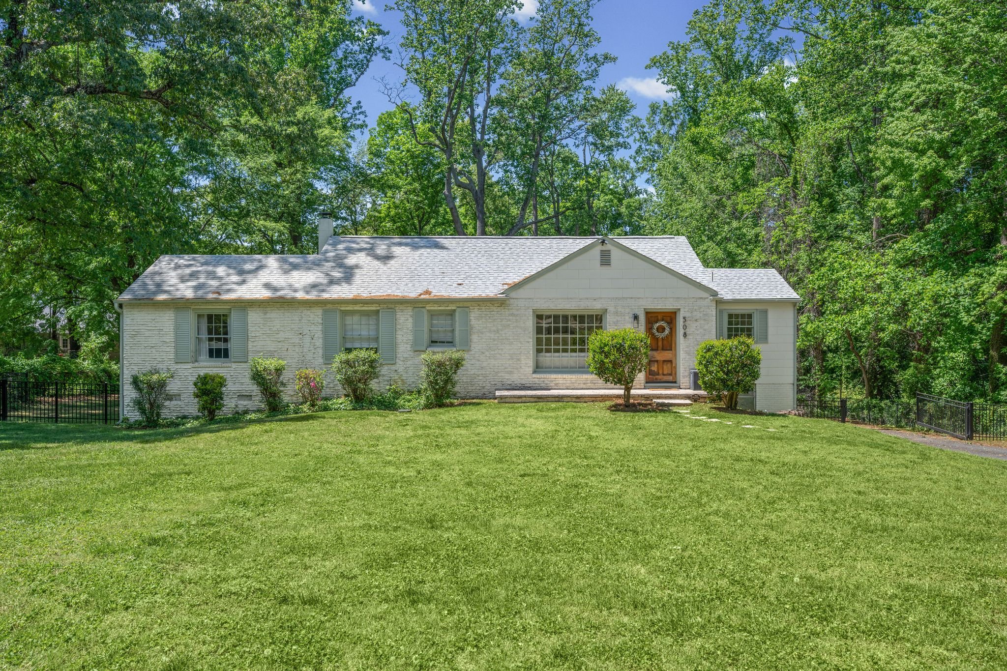 Winston-Salem House: 508 S Westview Drive