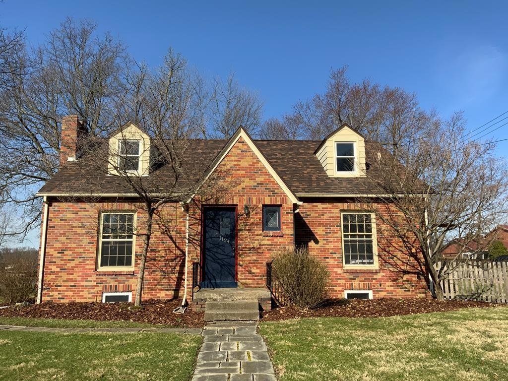 Mansfield House: 1194 Woodland Rd