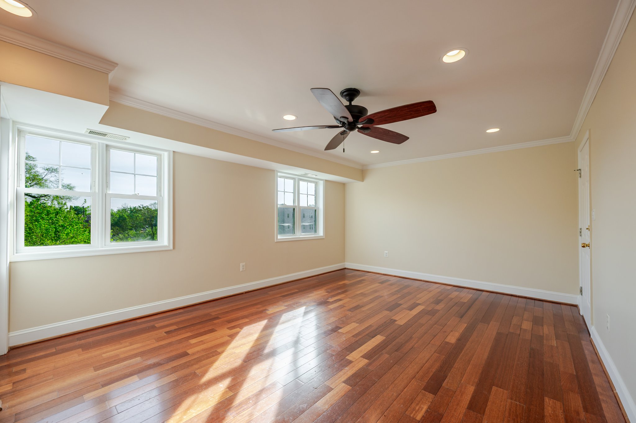 Washington Condo: 3868 9th St SE