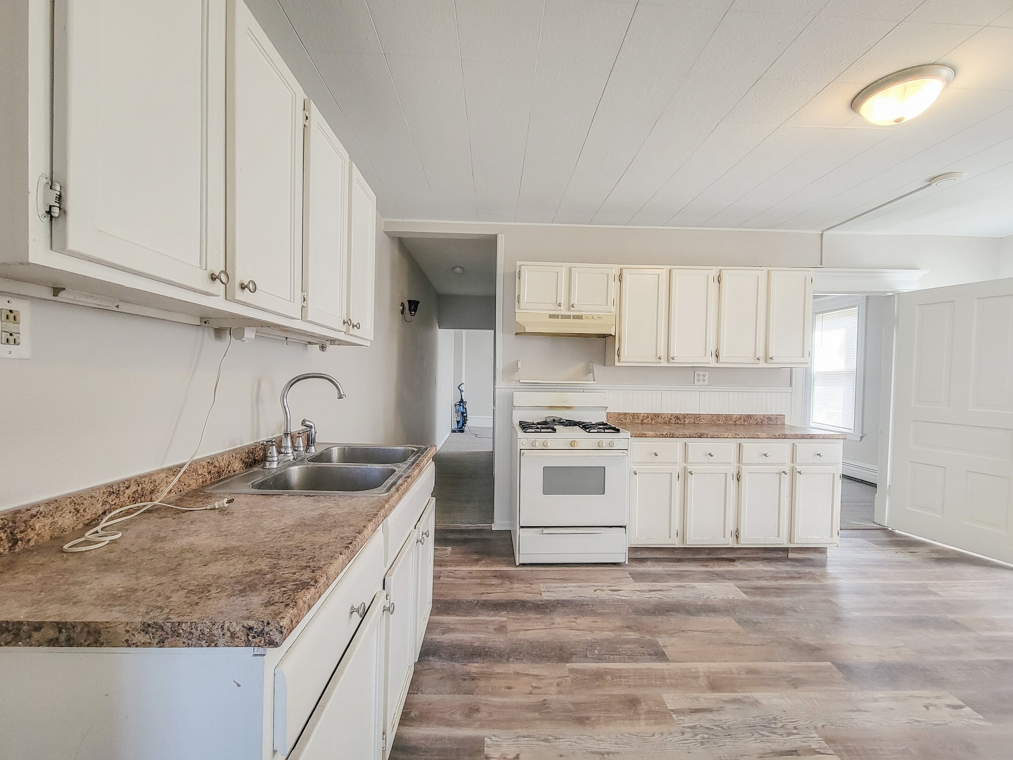 Minneapolis Other: 644 Van Buren St NE