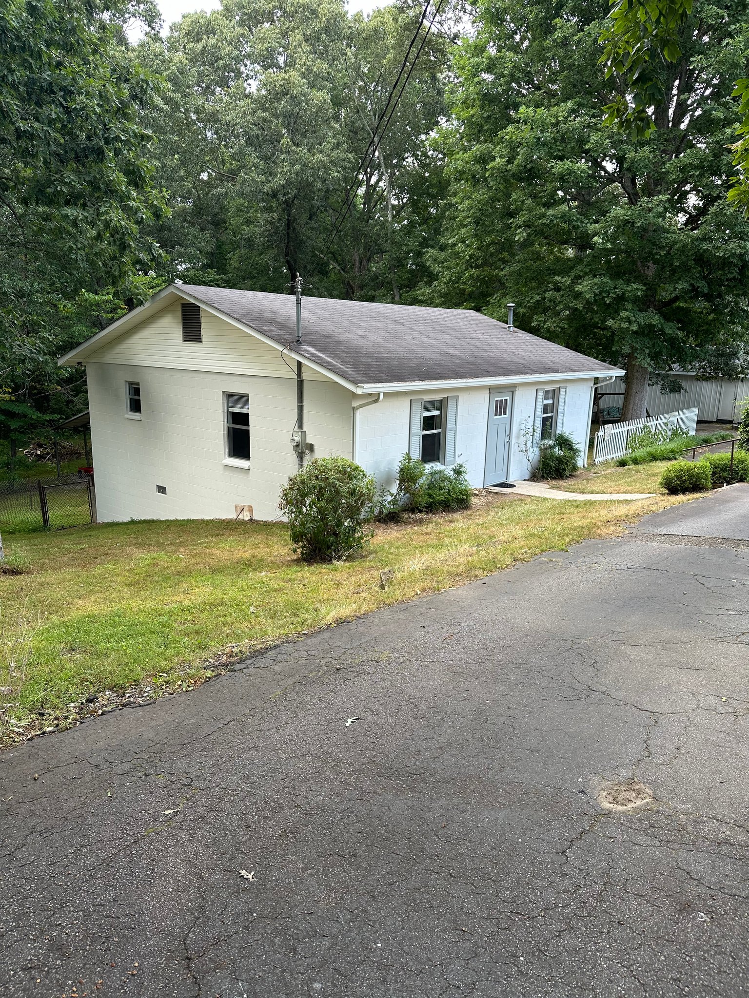 Cleveland House: 358 Hwy 254 Cleveland. Ga. 30528