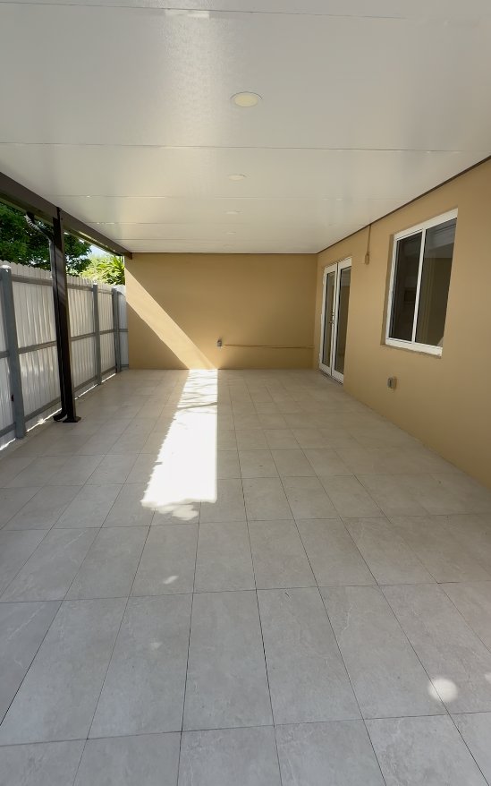 Miami Multiplex: 2712 SW 118th Court