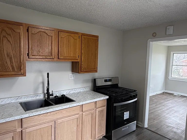 Cleveland House: 4821 E 173rd