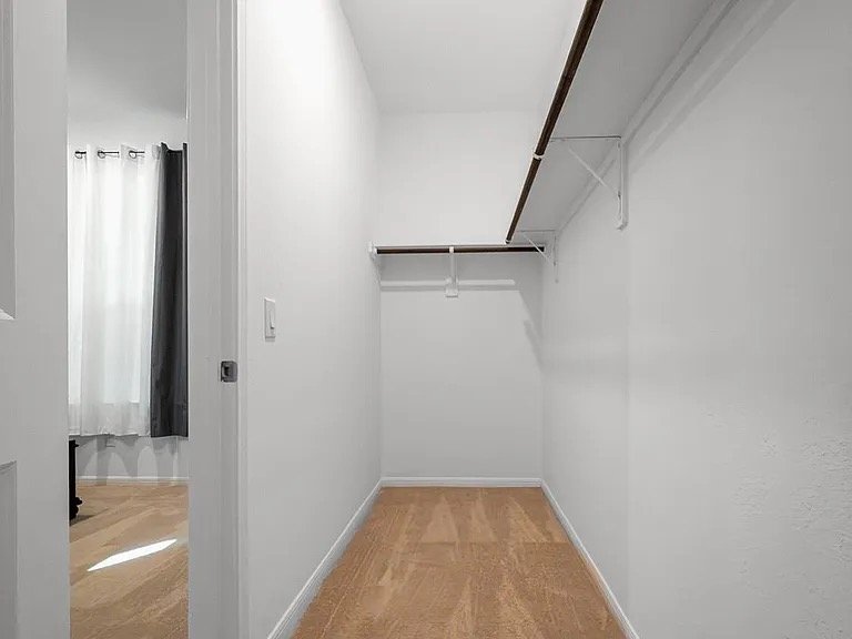 Houston House: 10222 Clearwick St