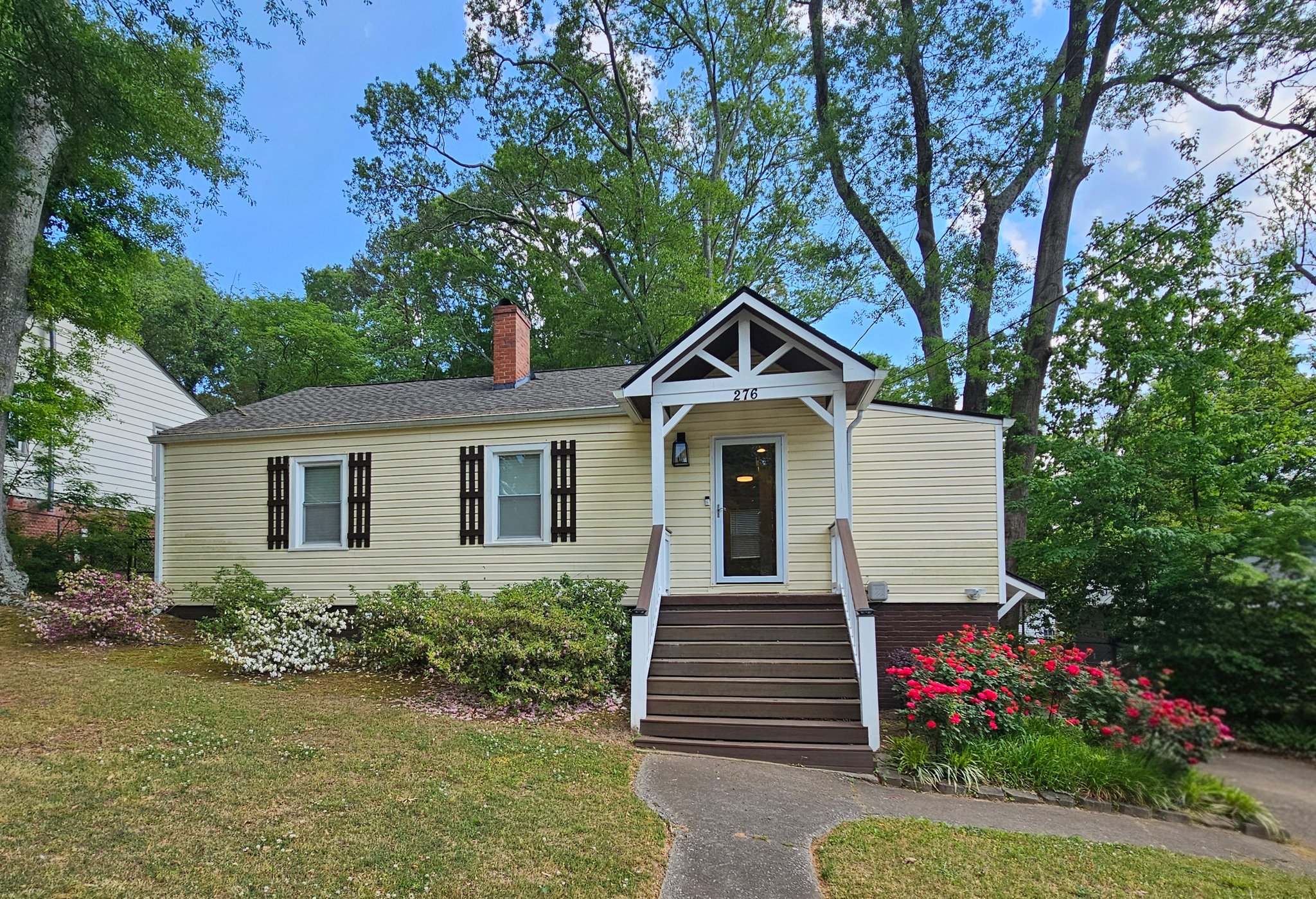 Marietta House: 276 Frasier St SE