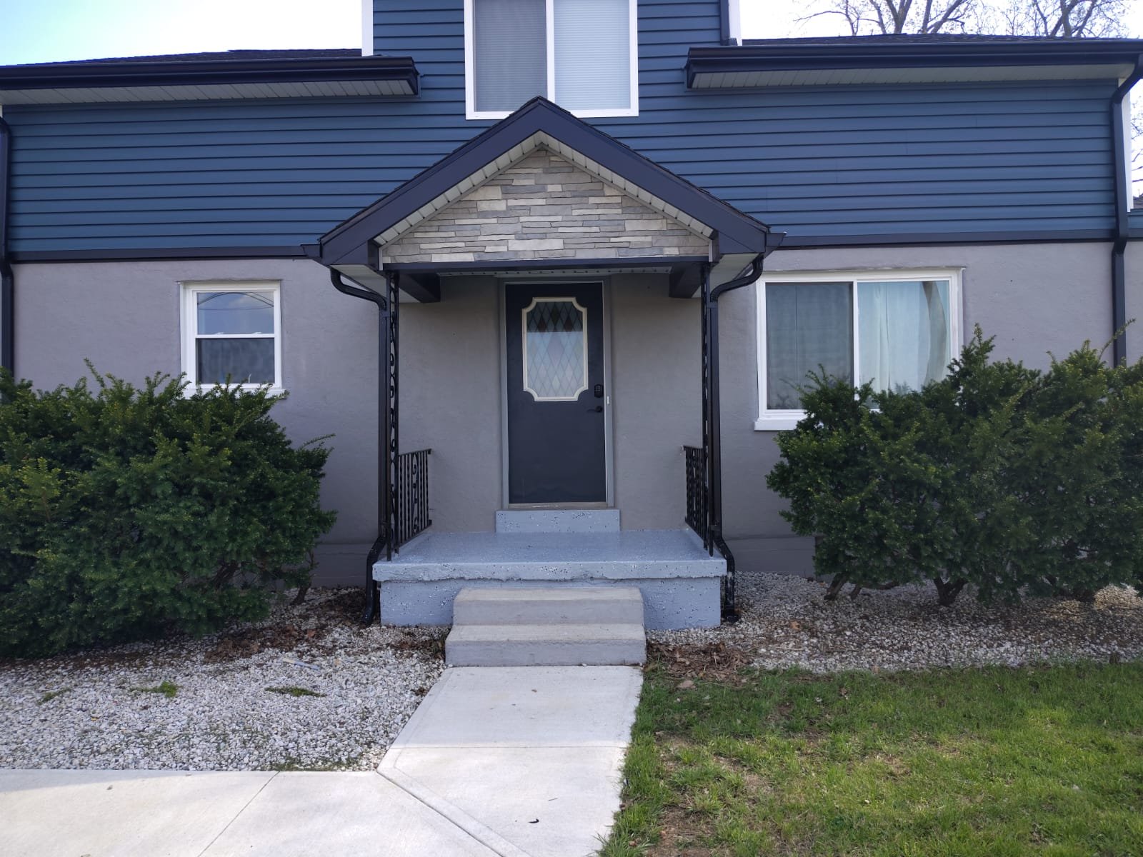 Dayton House: 4437 E Kitridge Rd