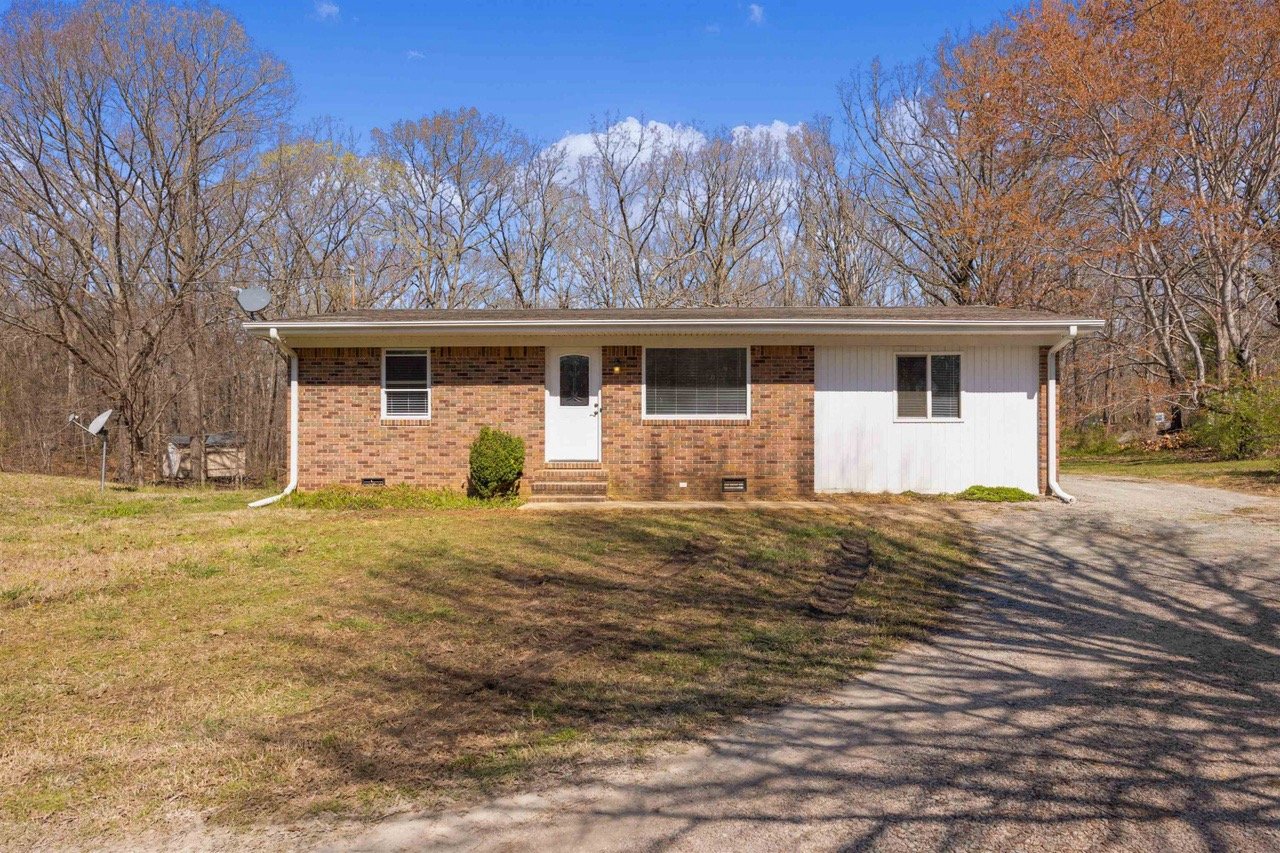 Pinson House: 837 Bear Creek Rd