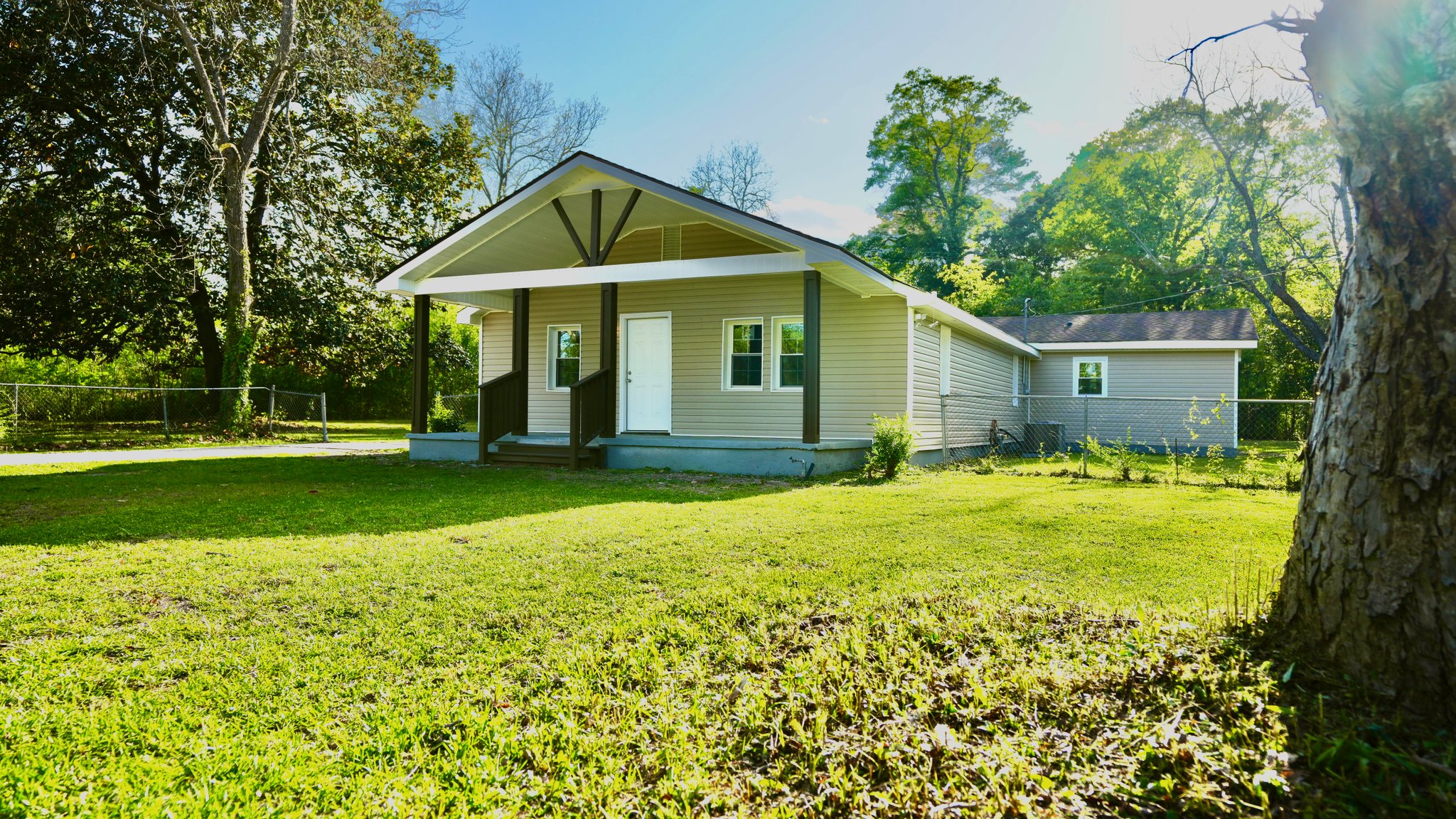 Warner Robins House: 311 S 2nd St.