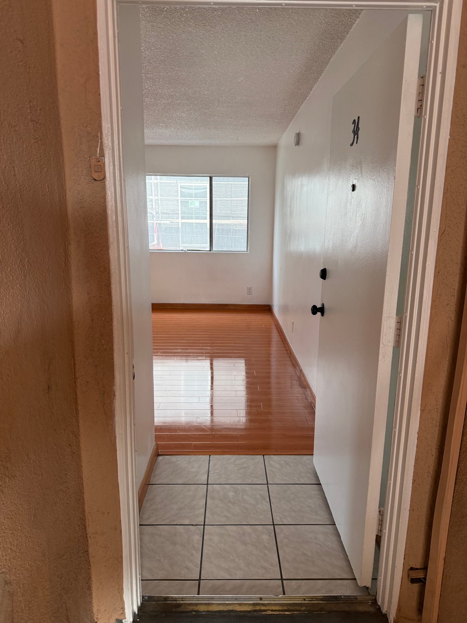 Van Nuys Apartment: 7657 Sepulveda Blvd