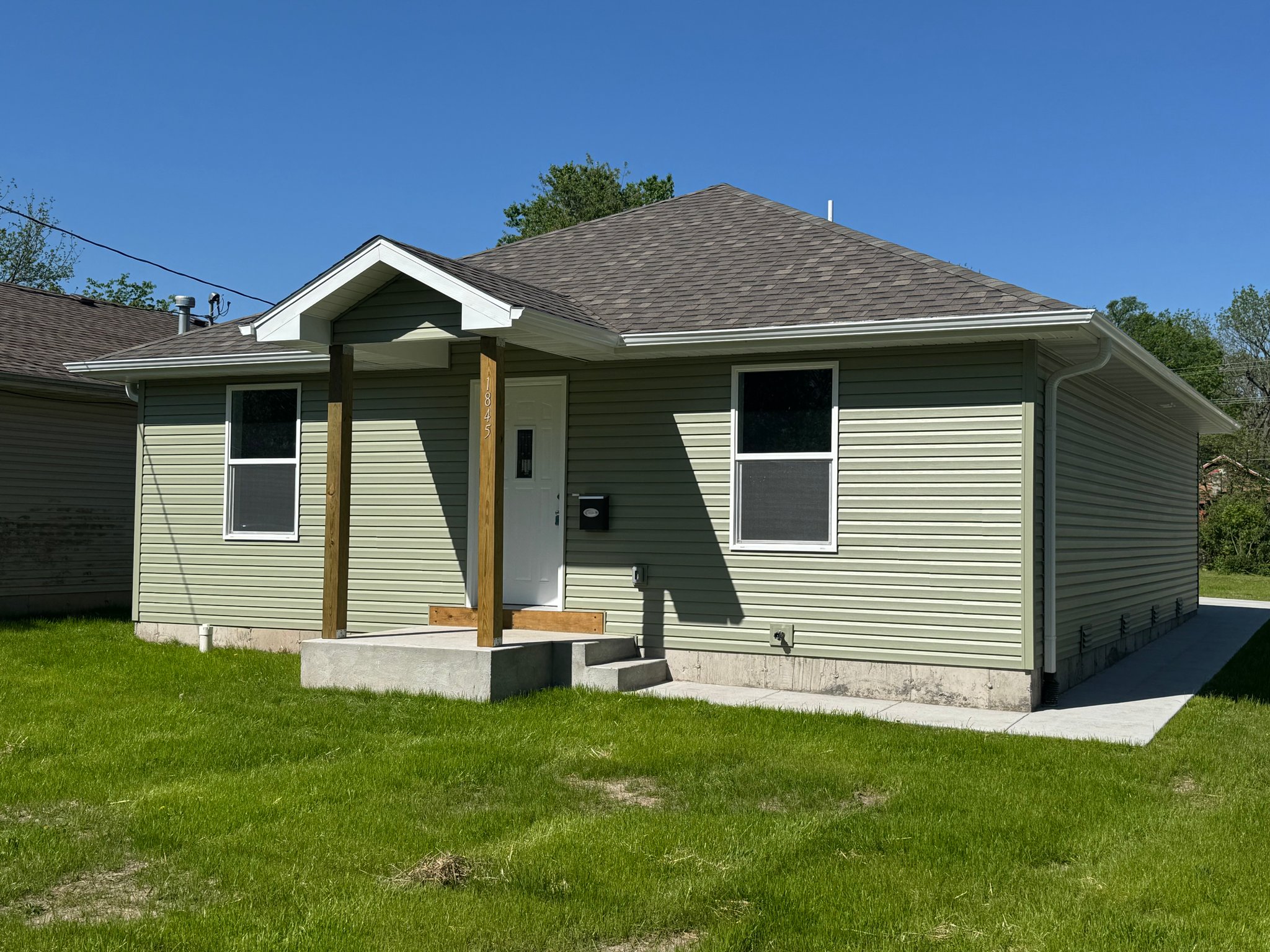 Springfield House: 1845 N Colgate Ave