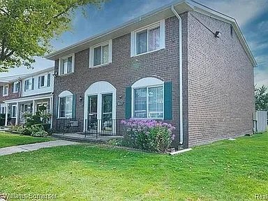 Sterling Heights Condo: 38177 Jamestown dr